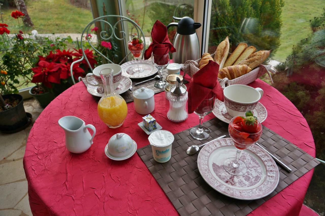 Bed and Breakfast Les Feuillantines Perigord Noir Сен-Сиприен Экстерьер фото